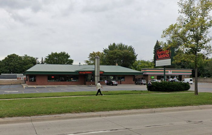 Family Video - Warren - 4910 E 9 Mile Rd (newer photo)